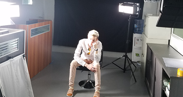 瓜子拍攝丨歐陸風暴吹來，被拍攝的氣質(zhì)電暈